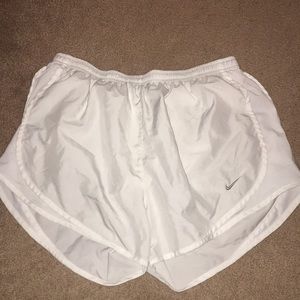 WHITE NIKE SHORTS